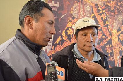 Dirigentes del transporte de Cochabamba ante los medios de comunicación