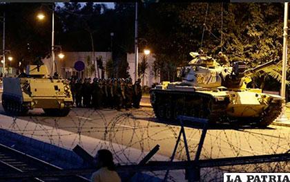 Turquía sufre golpe de Estado militar /lacapitalmx.com