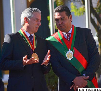 El alcalde Luis Revilla junto al vicepresidente Álvaro García Linera /APG