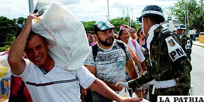Miles de venezolanos se abastecieron de alimentos en Cúcuta, este fin de semana /latercera.com
