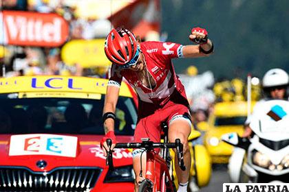 El ruso Ilnur Zakarin se desquitó de su caída en el Giro con una gran victoria en la primera etapa alpina del Tour /EFE