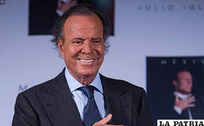 Después de 20 años Julio Iglesias vuelve a ofrecer un concierto en Gran Canaria /imgur.com