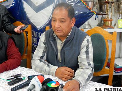 Edwin Zeballos durante la conferencia de prensa ayer al mediodía