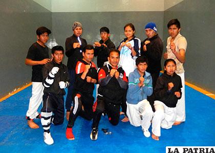 Deportistas que forman parte del campamento de taekwondo
