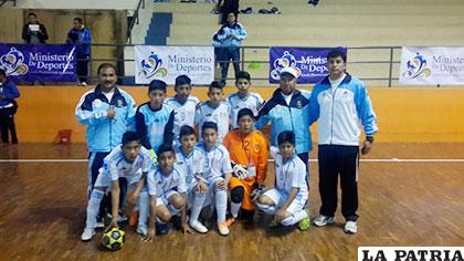 El plantel de jugadores del colegio Ignacio León