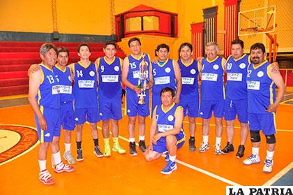 El cuadro de Coteor es campeón de baloncesto de la Adapo
