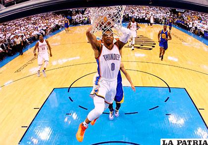 RUSSELL WESTBROOK. Este sitio ya no es para Gilbert Arenas, por mucho ´Agent Zero´ que fuera. Westbrook se queda sin Durant e Ibaka en los Thunder pero seguirá siendo una fuerza sísmica en cancha