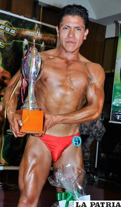 José Ugarte es Míster Oruro 2016