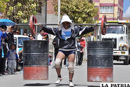 El atleta más fuerte de Oruro, Roger Cabrera