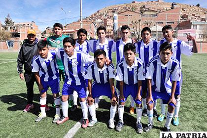 El plantel de Ingenieros en la categoría Sub-19 avanza a paso 
seguro en fútbol Sub-19