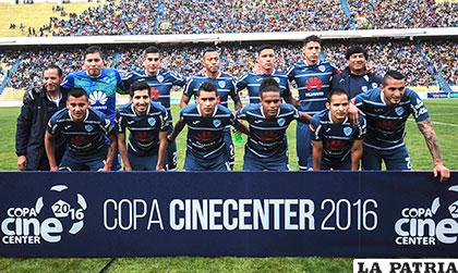 Los jugadores de Bolívar en una de sus presentaciones de la Copa de Invierno y que viajó al exterior /APG