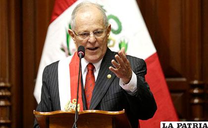 Pablo Kuczynski fue investido como presidente del Perú /LAHORA.GT
