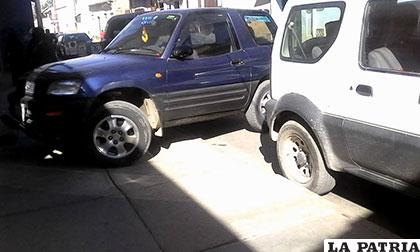 Motorizado estacionado de forma indebida