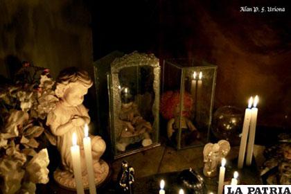 En Gira del Terror, objetos diabólicos se presentan en Oruro /eju.tv