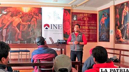 Técnicos del INE capacitaron a dirigentes de la Central Obrera Departamental de Oruro /INE