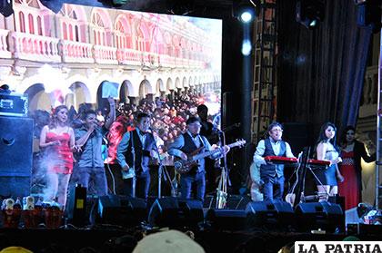 Wiñay en escenario interpretó su música folklórica