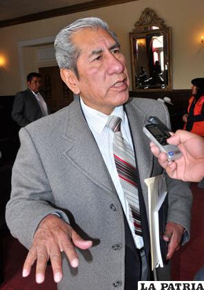 El concejal secretario, José Rojas, anunció que el Concejo Municipal tendrá su edificio propio