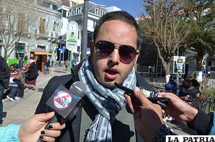 William Torrez molesto por retraso en la obra del Teleferico