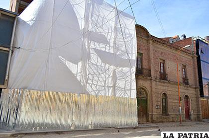 Lo que queda de la fachada del edificio patrimonial García Meneses /Archivo