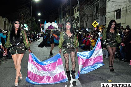 Transexuales que defendieron sus derechos en el desfile del Orgullo Gay