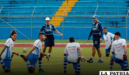 La Selección de Honduras en sus últimos entrenamientos antes del viaje a EE.UU. /Diario Diez