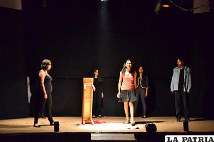 Teatro Exilio se presentará en La Paz