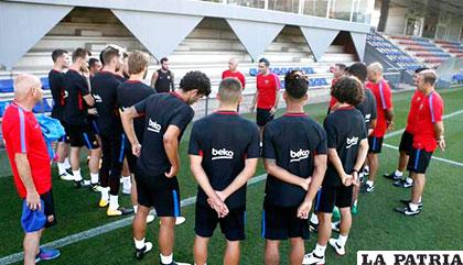 El Barcelona comenzó con su preparación bajo el mando del 
entreandor Ernesto Valverde