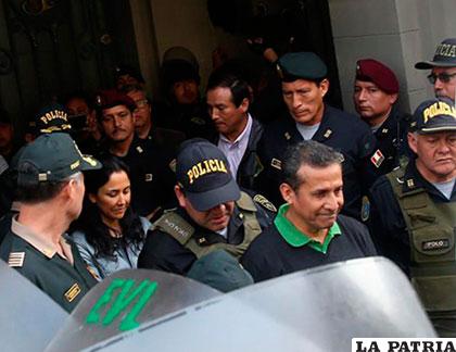 Ollanta Humala, resguardado por agentes policiales 