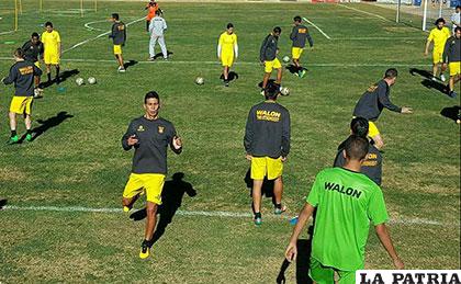 El equipo atigrado se entrena pensando en el inicio del torneo /EL DERRIBADOR
