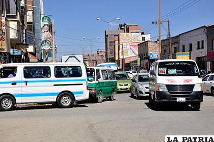 El conflicto del transporte público en Oruro cada día es mayor 