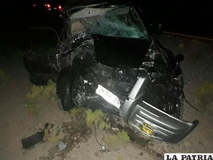 A pesar del daño en su vehículo, el conductor que provocó el siniestro logró escapar unos kilómetros