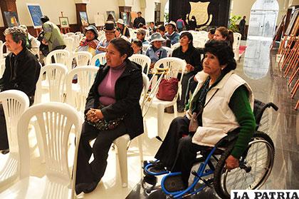 En Oruro aproximadamente hay 700 personas con discapacidad física que utilizan silla de ruedas /Archivo