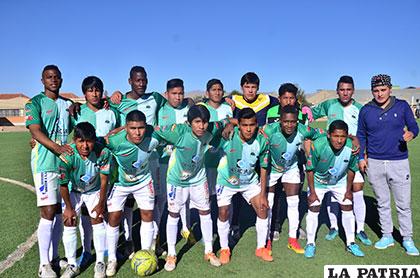 El plantel de Gualberto Villarroel que obtuvo un triunfo en la víspera