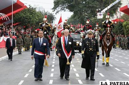 Pedro Pablo Kuczynski presidió su primera Gran Parada y Desfile Cívico Militar