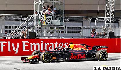 Max Verstappen cruza la meta en primer lugar /as.com