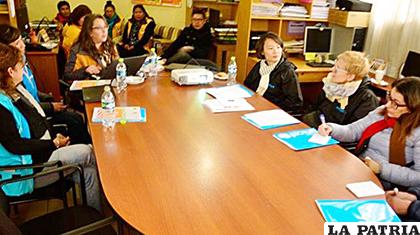 Miembros de Unicef junto a funcionarios de la alcaldía de El Alto /ANF