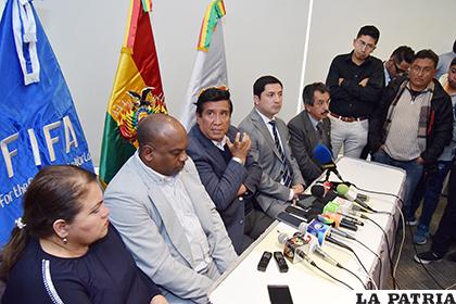 Dirigentes federativos se reunieron con el representante de la FIFA /APG