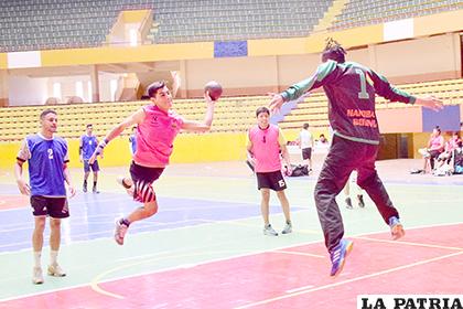 El handball boliviano espera sobresalir en el torneo internacional 

