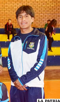 Miguel Aguilar entrenador de la selección Menores /ARCHIVO