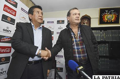 César Salinas y David Paniagua al final de la reunión ayer en La Paz /APG
