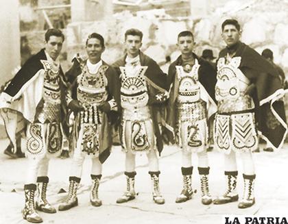 Fraternos Hugo Veneros, Eduardo Veneros, Juan Joffré, Gonzalo 
Dávila, Fidel Luna.