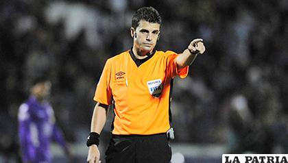 El árbitro uruguayo Andrés Cunha /lagacetasalta.com