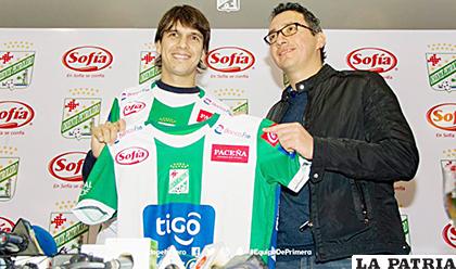 Pablo Zeballos fue presentado ayer en Oriente Petrolero /paraguay.com