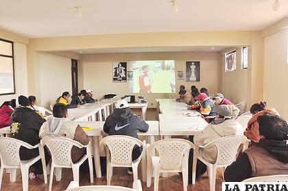 Entrenadores de fútbol se capacitarán para obtener su título /ARCHIVO