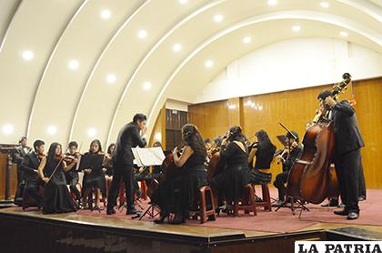 La Orquesta Filarmónica de Oruro sorprendió con su interpretación