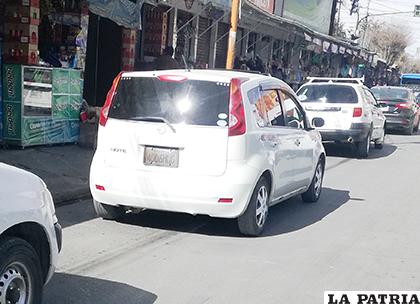 El plástico protector también evita que se identifique con claridad la placa