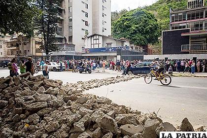Solo en Caracas se registró una decena de manifestaciones de trabajadores
sanitarios /YAHOO NOTICIAS