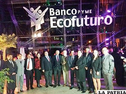 Ejecutivos del banco Ecofuturo