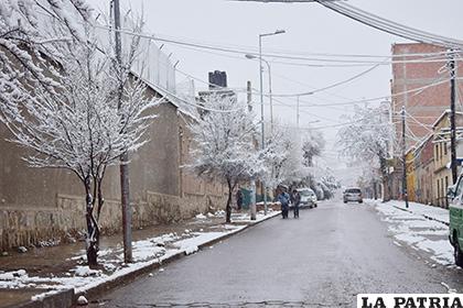 Así lucían las calles de Oruro luego de la nevada 