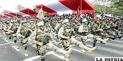 Miembros de las Fuerzas Armadas de Perú /CRONICAVIVA.COM.PE